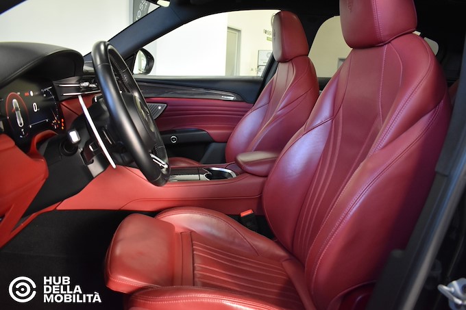 MASERATI Grecale MHEV 300 CV AWD GT